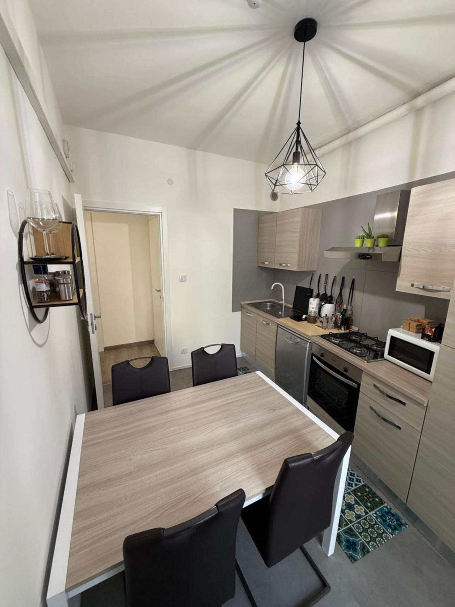 ヴェローナLa Casa In Via Ventiアパートメント エクステリア 写真
